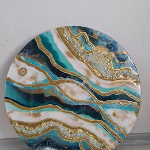 Custom Resin Geode Clock: Handmade Epoxy Wall Art, Personalized Home Decor
